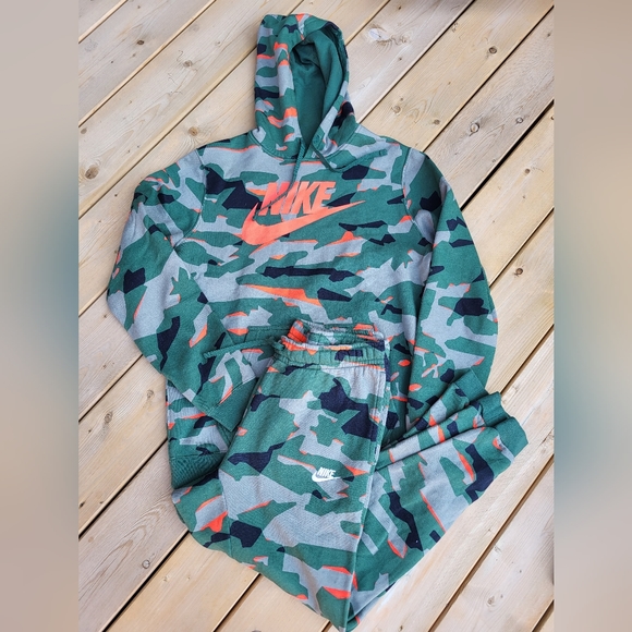 Nike Camo track suit - Picture 1 of 8